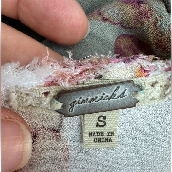 Gimmicksby BKE. Cream and Green Asymmetrical Tunic - Picture 13 of 13